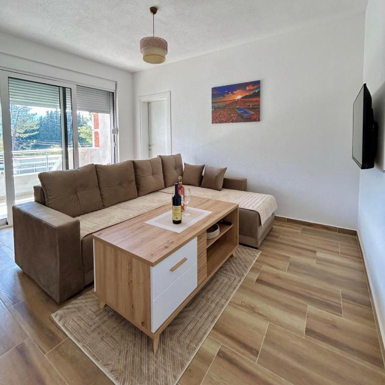 Apartman Živaljević 3 Tivat - One-Bedroom Apartment - 1