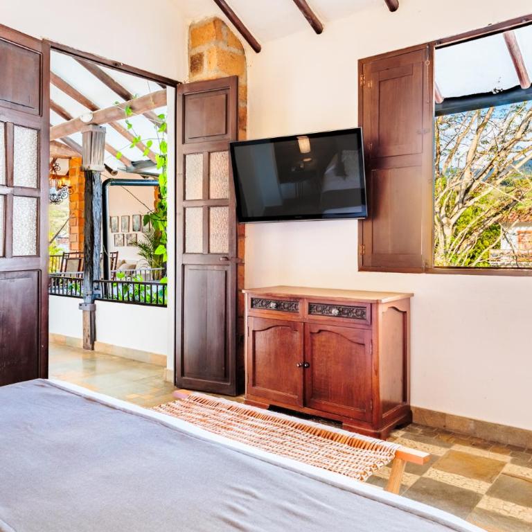 Hotel Boutique Fundadores en Cauca Viejo - Standard Triple Room - 1
