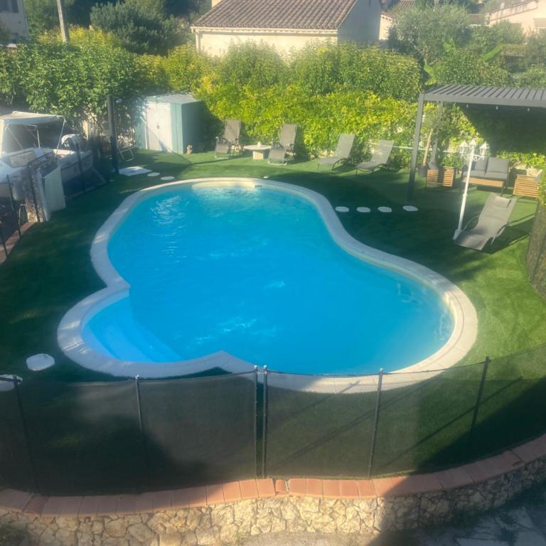 3 Pièces climatisé en rez de jardin avec piscine - Appartement 2 Chambres - 3