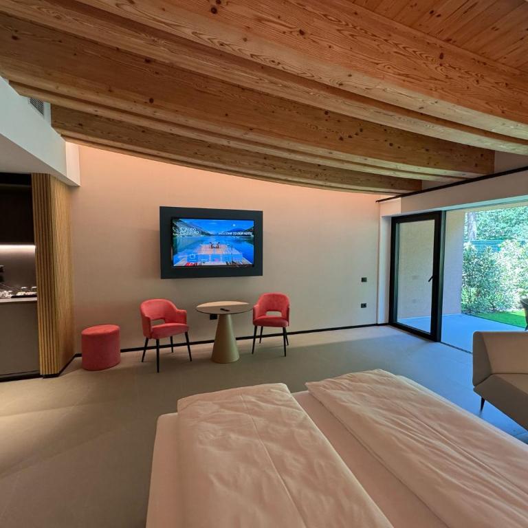 Hotel Lido - Large Deluxe Junior Suite with Garden - 8