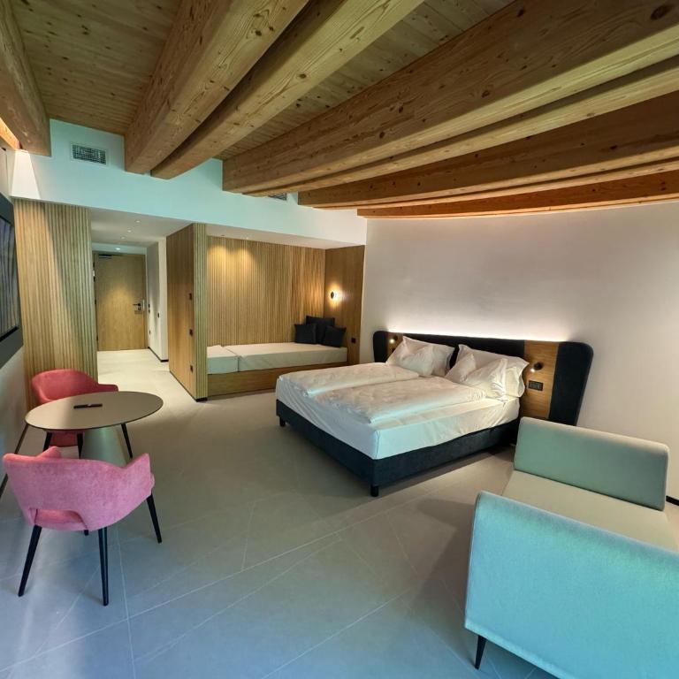Hotel Lido - Large Deluxe Junior Suite with Garden - 9