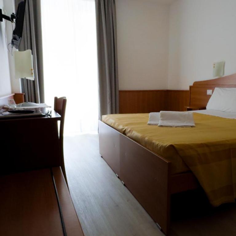 Hotel Leonardo Da Vinci Wellness SPA - Standard Double Room - 5
