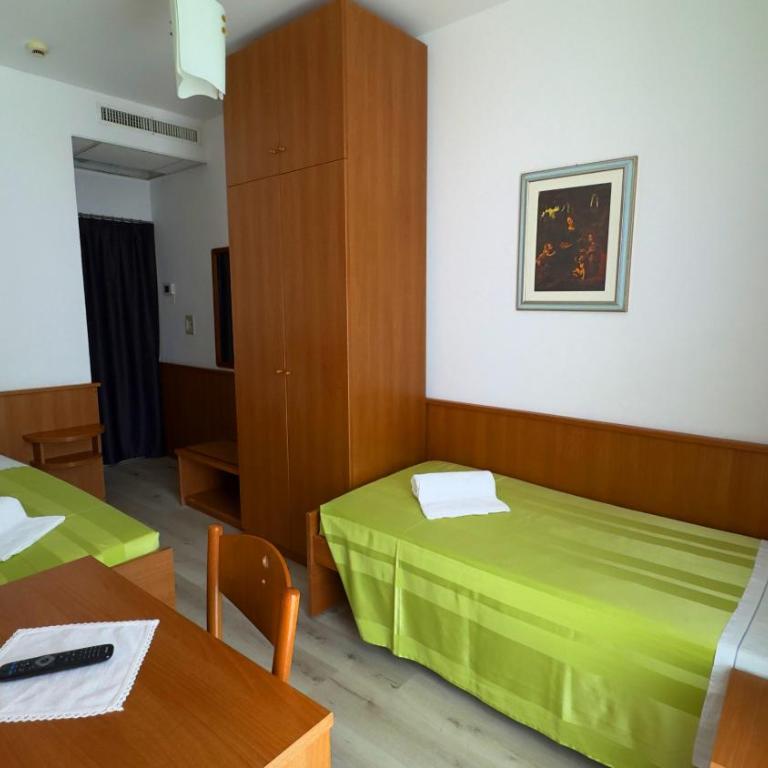 Hotel Leonardo Da Vinci Wellness SPA - Superior Family Room - 7
