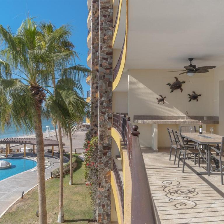 Storybook Vacation Ultimate Escape Oceanfront - Maison de Vacances - 29