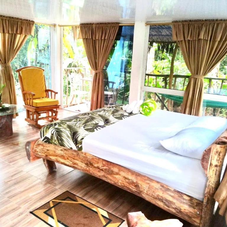 Posada Amazonia - Habitación con cama extragrande y vistas a la montaña - 1