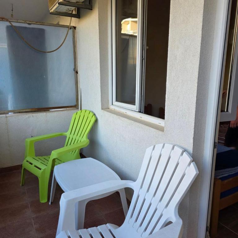 Ekilo - Family Room with Balcony - 1