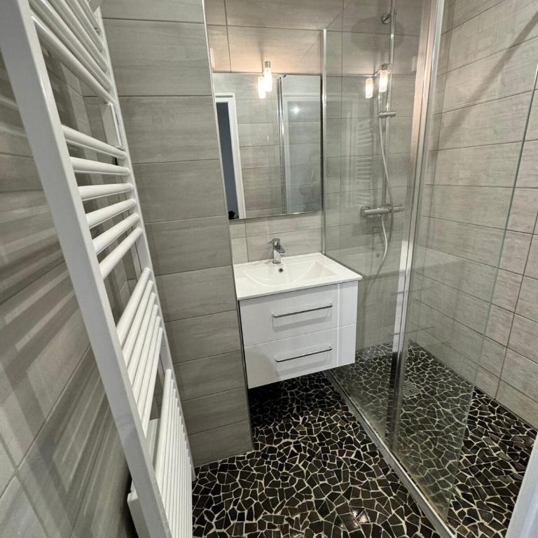 Joli studio lumineux dans environnement calme - Appartement 1 Chambre - 6