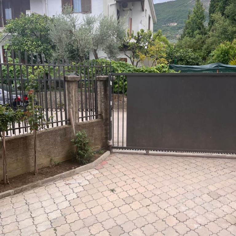 BarDeluxe - Two-Bedroom Apartment with Balcony and Terrace - 4