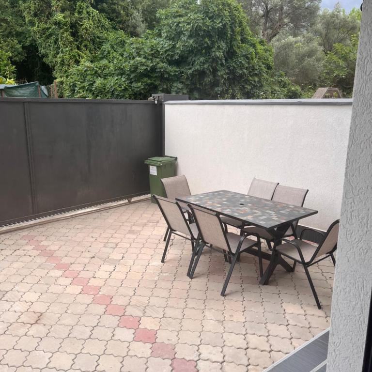 BarDeluxe - Two-Bedroom Apartment with Balcony and Terrace - 5