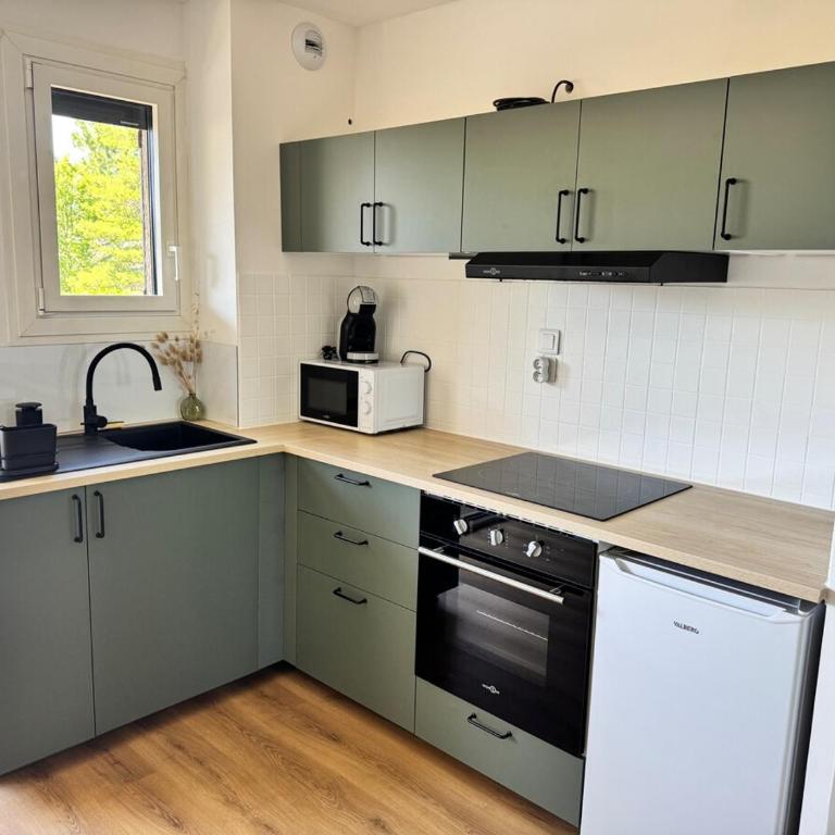 Joli studio lumineux dans environnement calme - Appartement 1 Chambre - 13