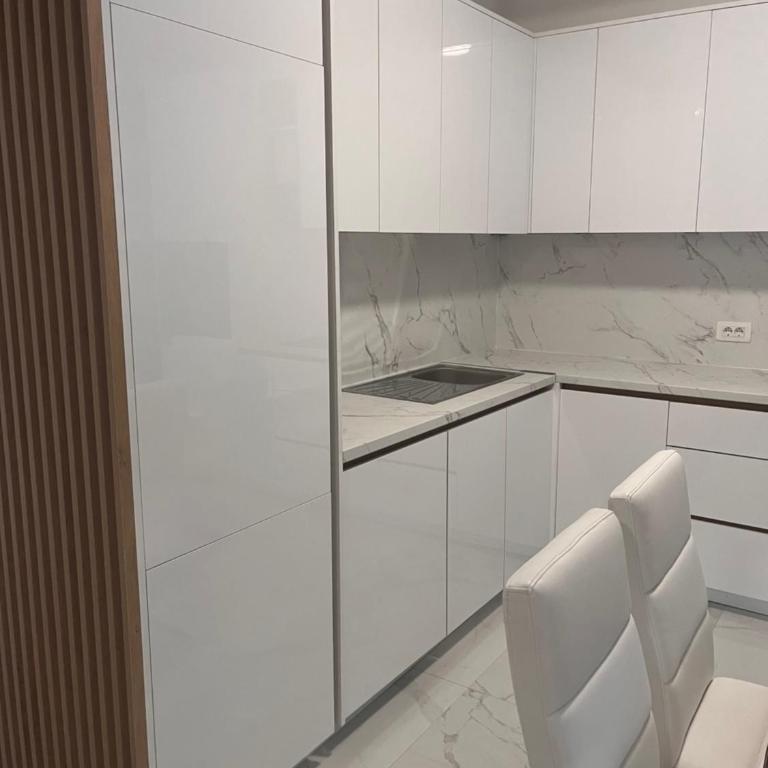 BarDeluxe - Two-Bedroom Apartment with Balcony and Terrace - 23