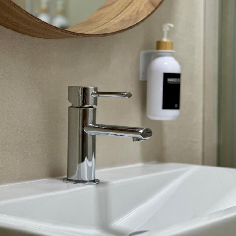 Lu Chiapparu B&B - Camera Matrimoniale con Bagno Privato - 11