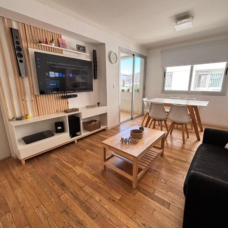 Dpto con cochera y amenities en zona premium de Salta - Apartamento de 2 dormitorios con balcón y terraza - 1