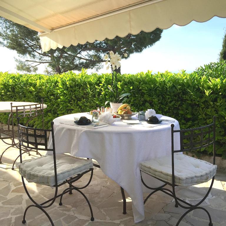 La Bergerie B&B - Chambre Lit King-Size - Vue sur Jardin - 8