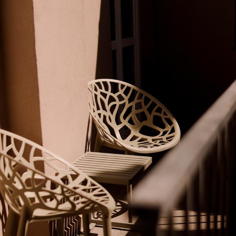 Prestige Florence -Balcony -Lift - Apartment - 3