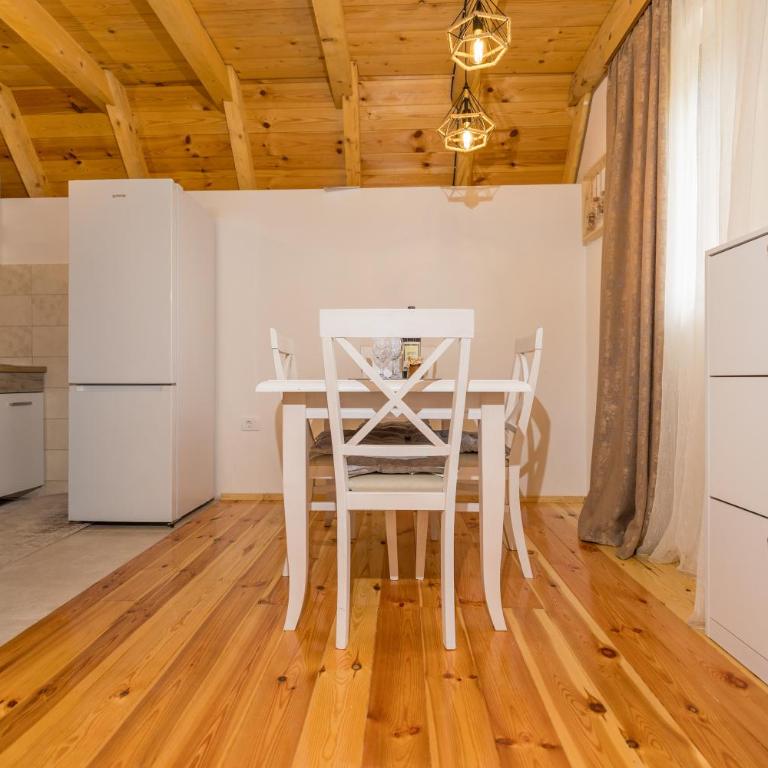 Žabljak- FamilyOasis - Two-Bedroom House - 21