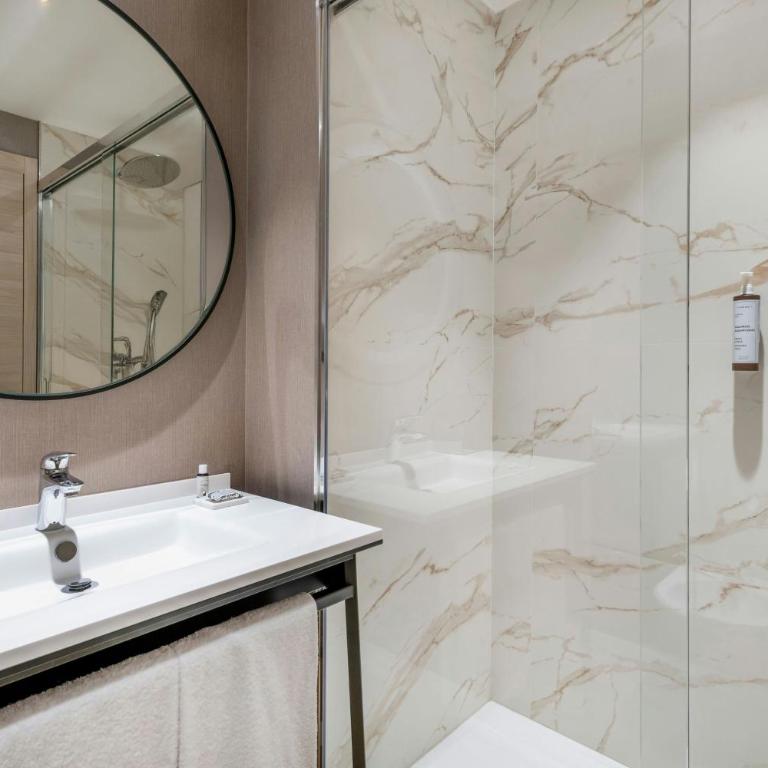 AC Hotel by Marriott Cartagena - Standard Twin Room with Two Twin Beds and City View - 6