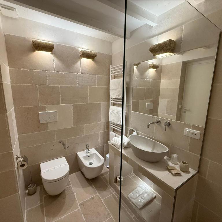 Vittorio Emanuele Charming Suites - Camera Queen con Vasca Idromassaggio - 9