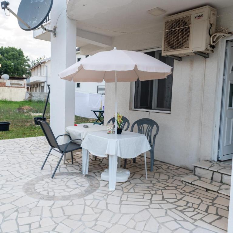Aida Apartments - Dvokrevetna Soba sa Bračnim Krevetom i Balkonom - 1