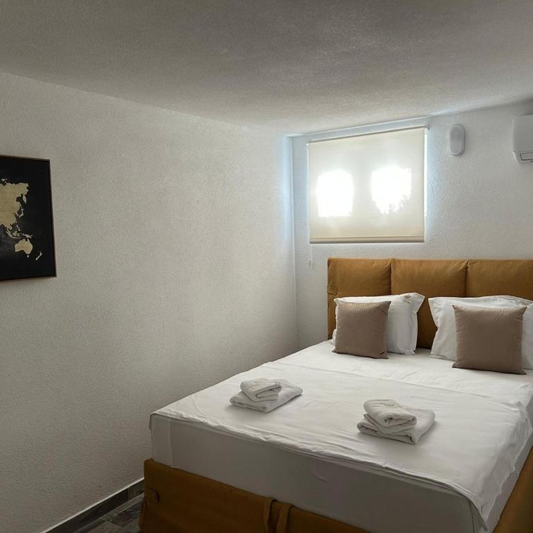 Hotel Reset - Basic Family Room - 4