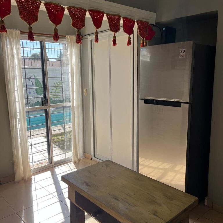 Casa completa con pileta y asador, a metros del lago - Casa con 1 dormitorio - 6