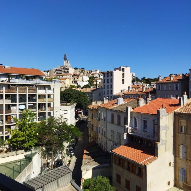 Marseille Endoume proche plage et Vieux Port - Chambre 2 Lits King-Size - 24