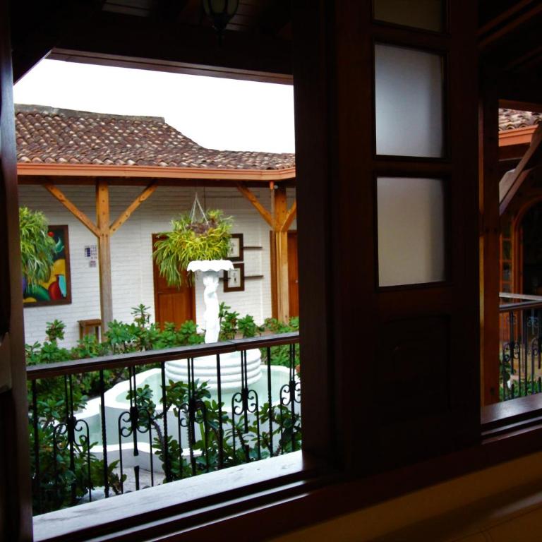 Casa Campestre con piscina privada a 8 minutos de Ukumari - Villa with Private Pool - 22