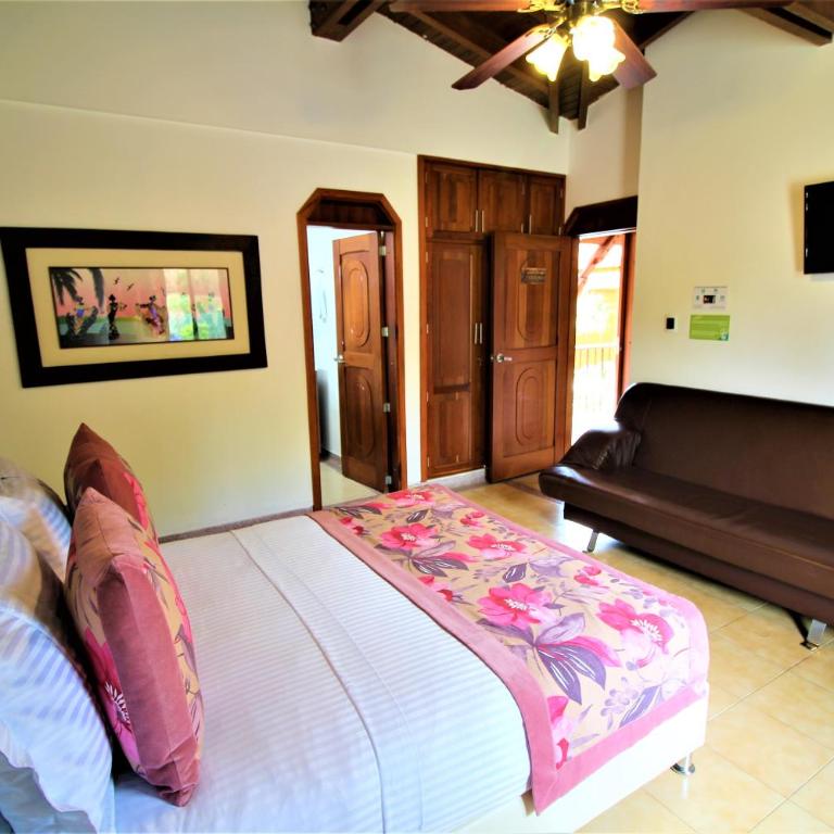 Casa Campestre con piscina privada a 8 minutos de Ukumari - Villa with Private Pool - 41