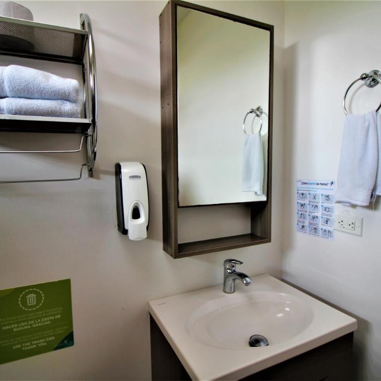 Casa Campestre con piscina privada a 8 minutos de Ukumari - Villa with Private Pool - 39