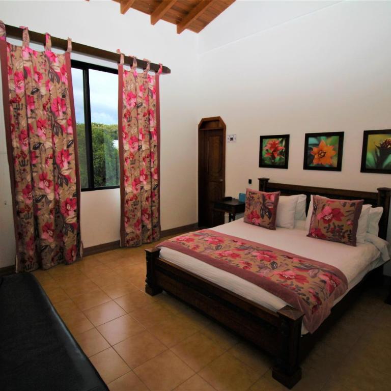 Casa Campestre con piscina privada a 8 minutos de Ukumari - Villa with Private Pool - 46