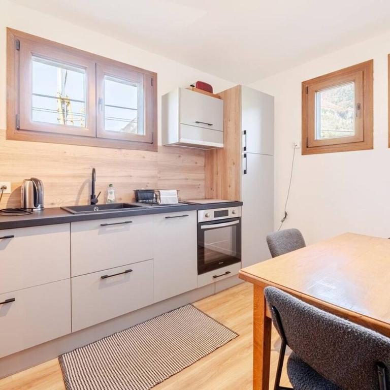 House 11 guests 2 cozy apartments near ski slopes - Maison 5 Chambres - 33