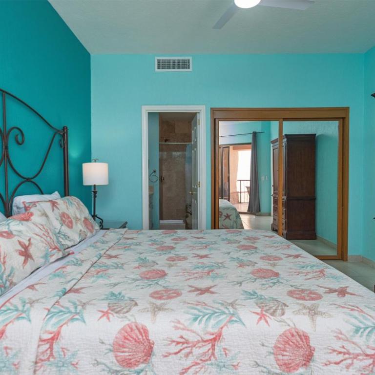 Nicely Decorated Oceanfront - Vacation Home - 16