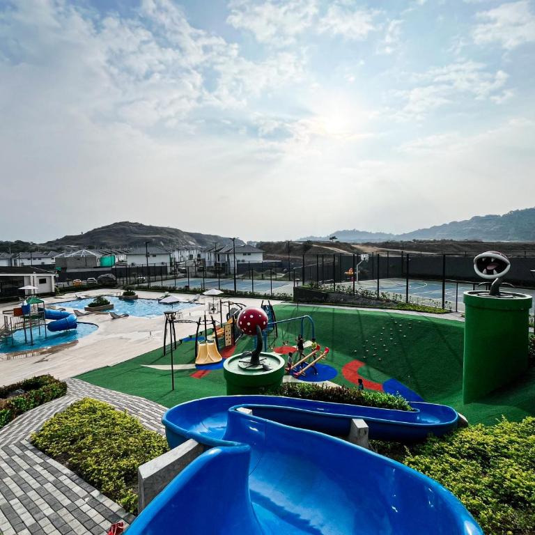 Casa Moderna con Piscina Gym Canchas - Villa de 3 dormitorios - 83