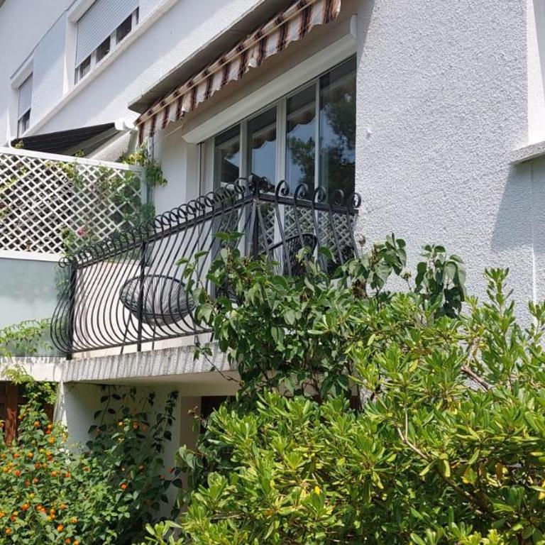 Maison quartier calme, proche plages, centre ville - Three-Bedroom House - 15