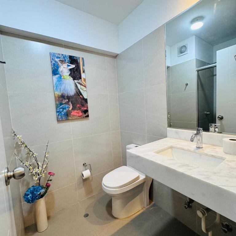 M23 DPTO 2 DORM - 2 BAÑOS CERCA EMBAJADA USA con COCHERA - Two-Bedroom Apartment - 2