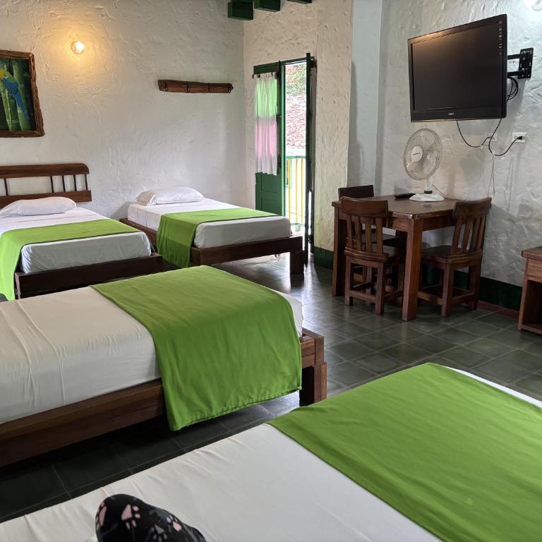 Hotel Vegas Del Rio Támesis - Habitación Familiar - 5