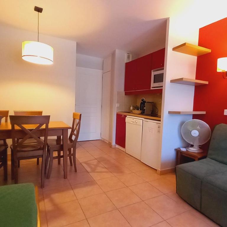 Maison au RDC, proche parking, piscine chauffée, en résidence, 4 ou 5 pers, lac, nature et pêche - Maison 1 Chambre - 4