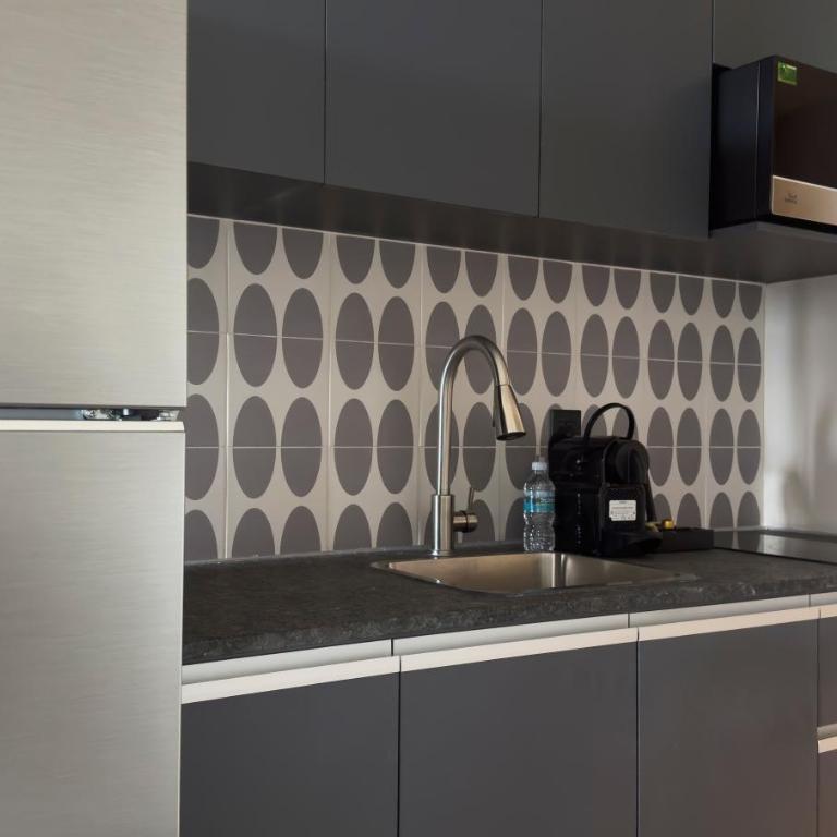 Colony Residences & Suites - Deluxe Double Room - 1