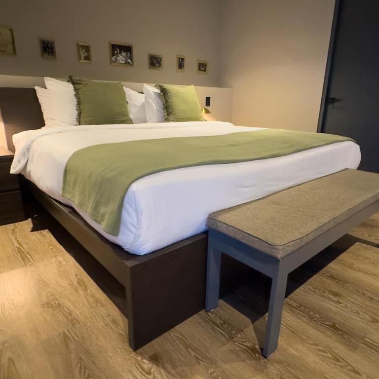 Colony Residences & Suites - Deluxe Double Room - 5