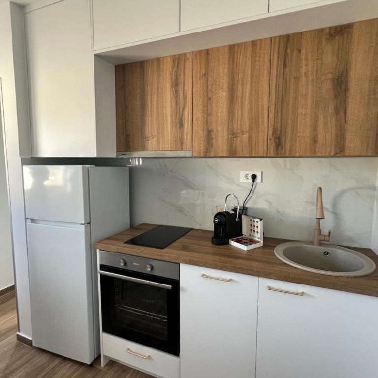 Azzure Apartment - One-Bedroom Apartment with Sea View - 10