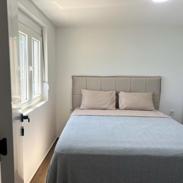 Azzure Apartment - One-Bedroom Apartment with Sea View - 8