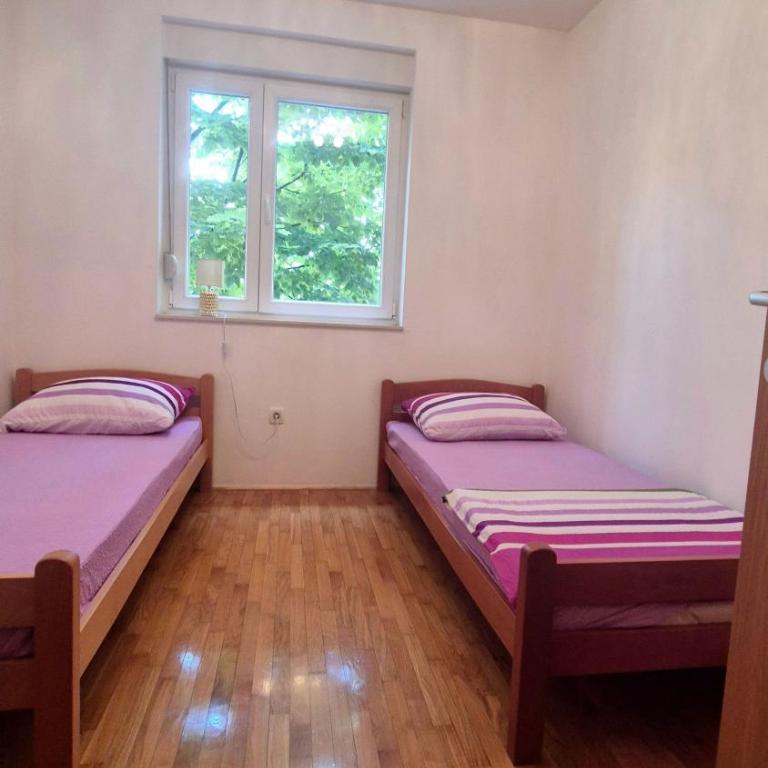 Mostar Family Nest - Two-Bedroom Apartment with Balcony - 11