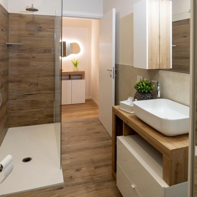 LECCO LAKE SUITE Dante 20 Balcony e Wi-Fi - Appartamento con 1 Camera da Letto - 20