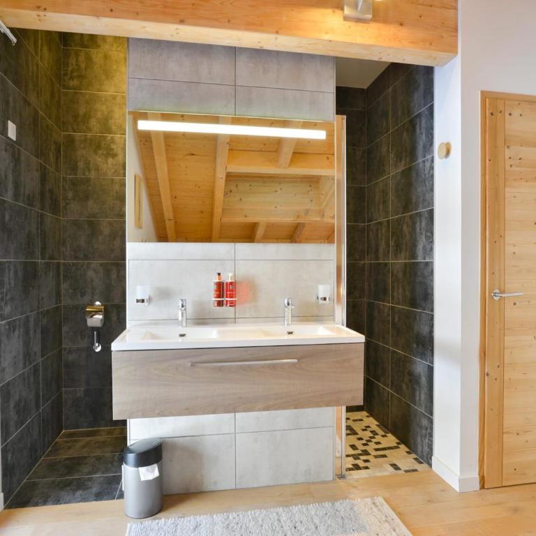 Chalet in French Alps near Lake Geneva - Maison de Vacances 4 Chambres - 28