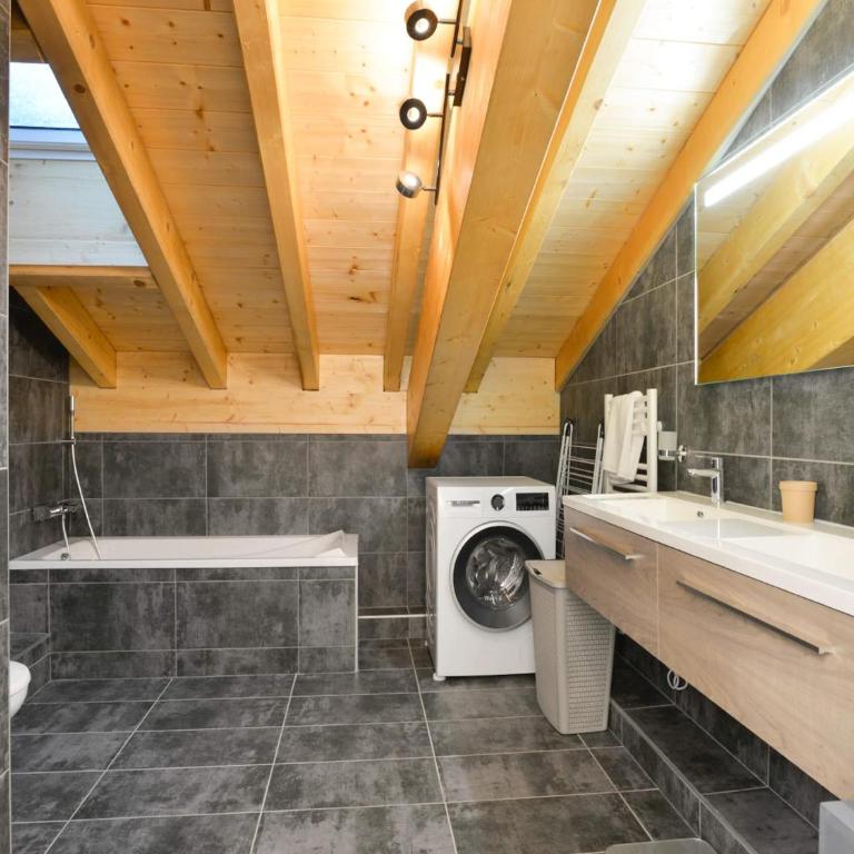 Chalet in French Alps near Lake Geneva - Maison de Vacances 4 Chambres - 30