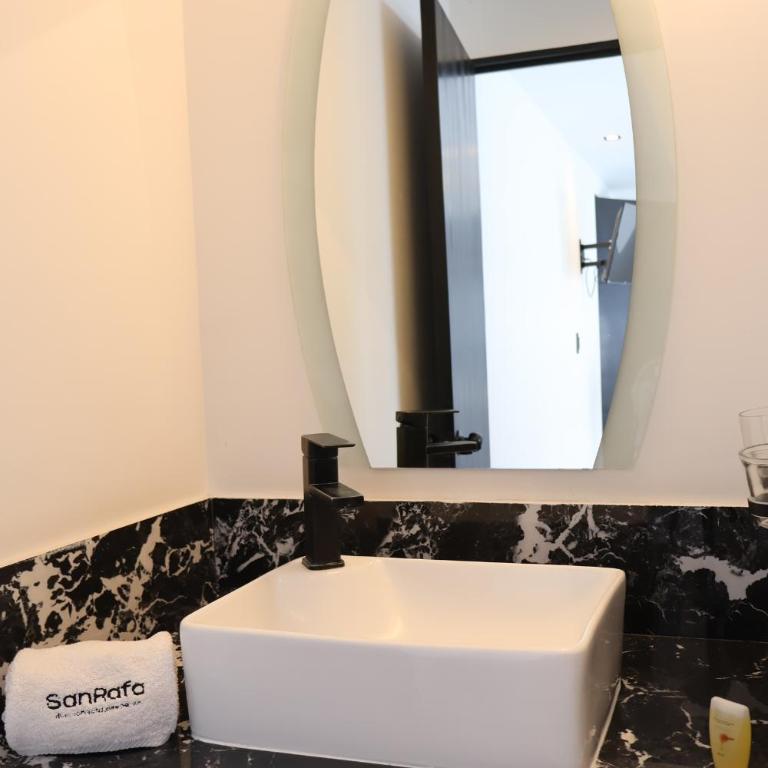 SanRafa Home Office Suites - One-Bedroom Suite - 5