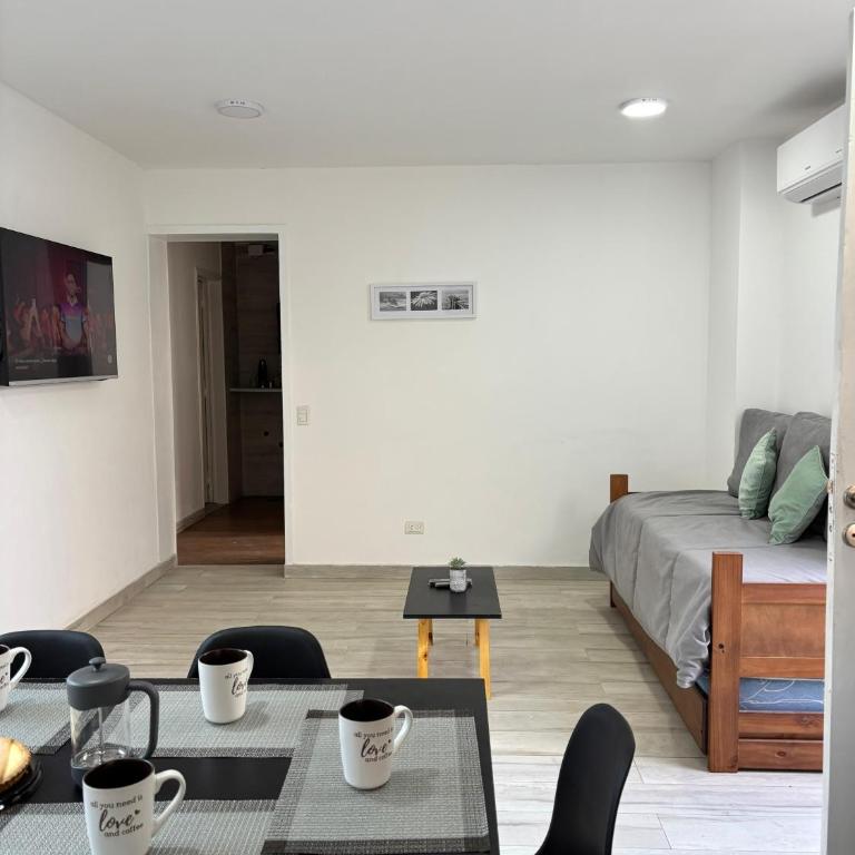 Depto 2 dormitorios a 5 min Parque San Martin - Apartamento de 2 dormitorios - 5