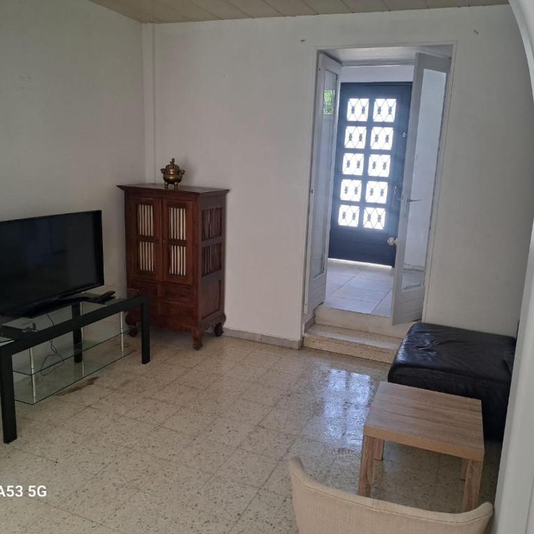 Maison T3 clim bus C3 proche centre terrasse - Two-Bedroom House - 9