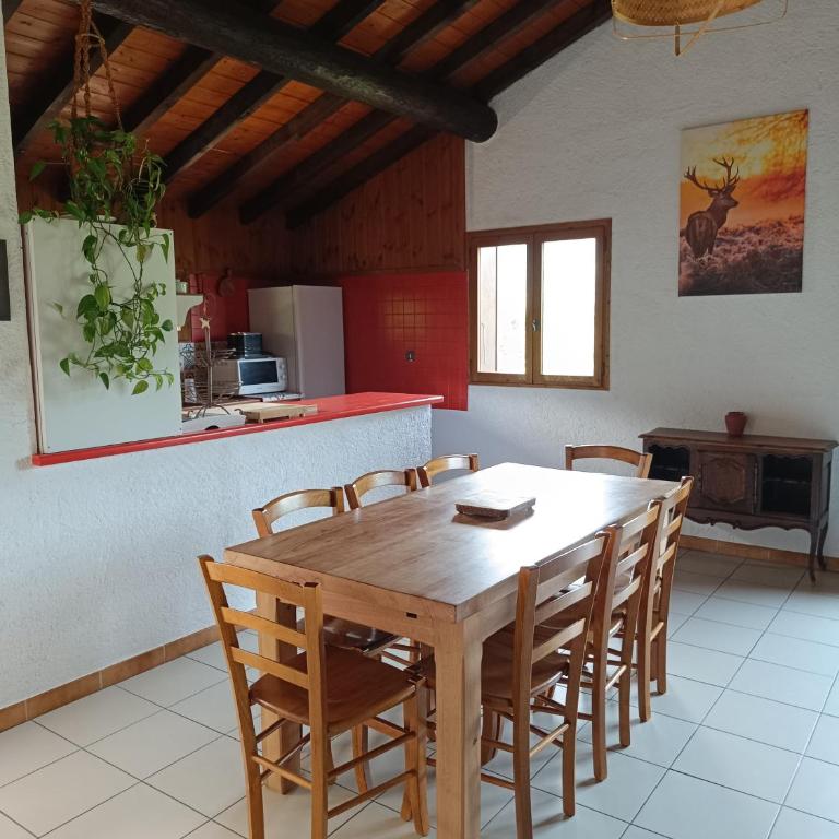 Grand appartement de 3 chambres ! - Apartment mit 1 Schlafzimmer - 1