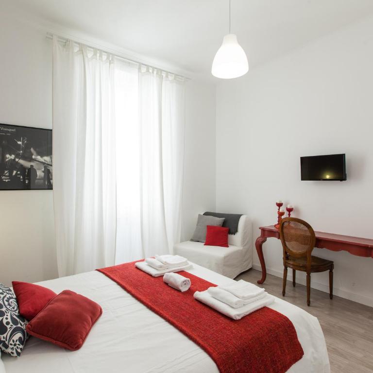A+ Bed and Breakfast - Double Room with Private External Bathroom - 6